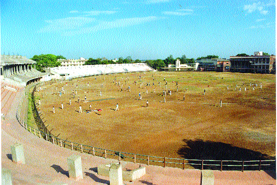 32 options including a park stadium in Solapur, for political parties | राजकीय पक्षांच्या सभांसाठी सोलापुरातील पार्क स्टेडियमसह ३२ पर्याय 32 options including a park stadium in Solapur, for political parties | राजकीय पक्षांच्या सभांसाठी सोलापुरातील पार्क स्टेडियमसह ३२ पर्याय