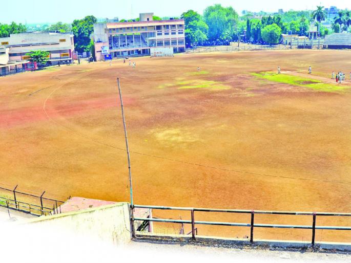 Park Stadium closes next week; Begins to beautify | सोलापुरातील पार्क स्टेडियम पुढील आठवड्यापासून बंद; सुशोभीकरणाला होणार सुरुवात Park Stadium closes next week; Begins to beautify | सोलापुरातील पार्क स्टेडियम पुढील आठवड्यापासून बंद; सुशोभीकरणाला होणार सुरुवात