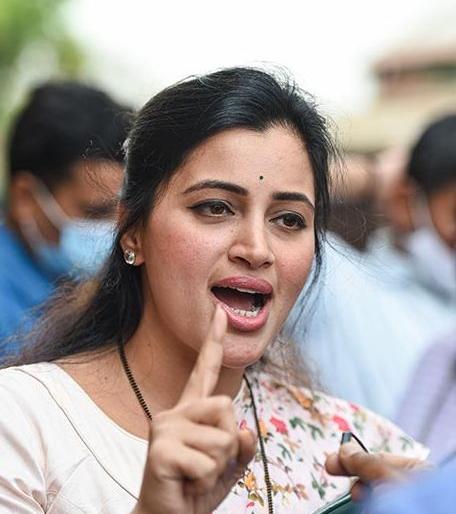 I have nothing to do with the Rana-Kadu dispute | राणा-कडू वादाशी माझा संबंध नाही