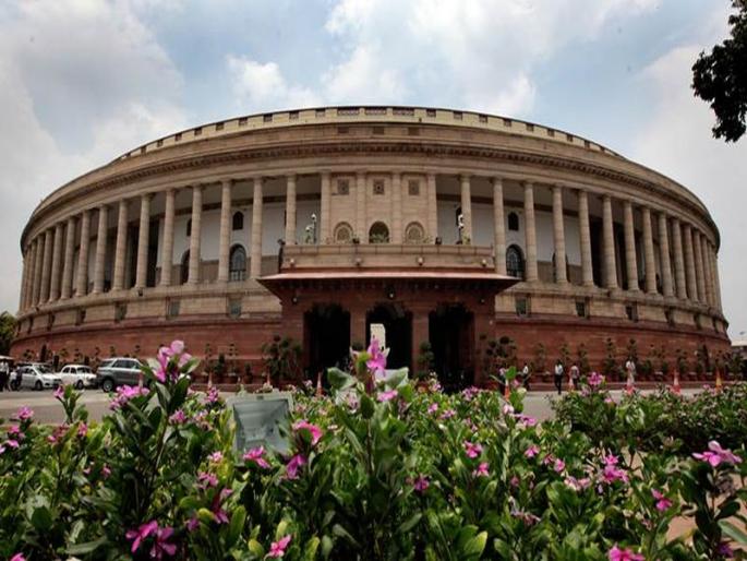 38 parties fought in 15 elections; Six party MPs reached Delhi | १५ निवडणुकांत लढले ३८ पक्ष; सहा पक्षांच्या खासदारांनी गाठली दिल्ली
