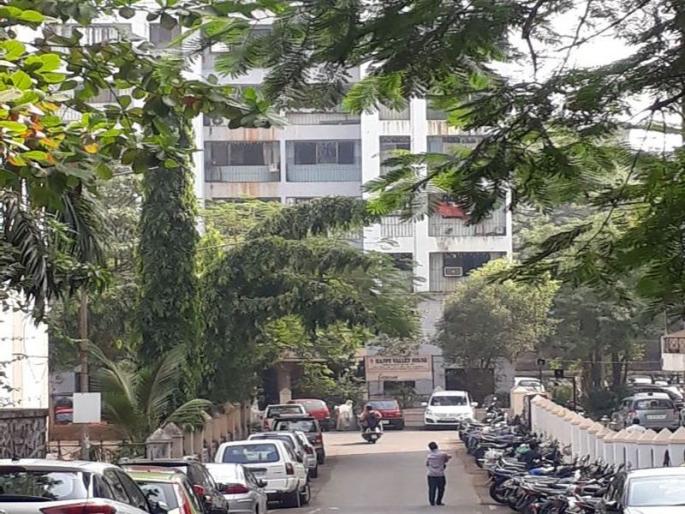 Police raid on houses and offices of corporator Vikrant Chavan, accused in Parmar suicide case | परमार आत्महत्या प्रकरणातील आरोपी नगरसेवक विक्रांत चव्हाण यांच्या घर आणि कार्यालयांवर पोलिसांचे छापे ... Police raid on houses and offices of corporator Vikrant Chavan, accused in Parmar suicide case | परमार आत्महत्या प्रकरणातील आरोपी नगरसेवक विक्रांत चव्हाण यांच्या घर आणि कार्यालयांवर पोलिसांचे छापे ...