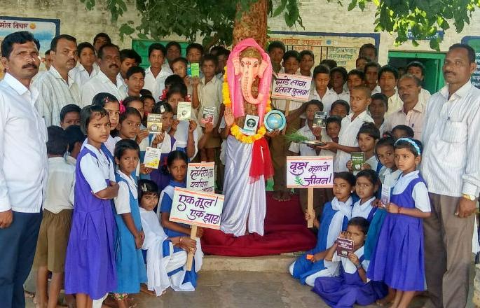Eco-friendly Ganesha Festival at Kamati Khurd | कामती खुर्द येथे पर्यावरणपूरक वृक्षरूपी गणेशोत्सव
