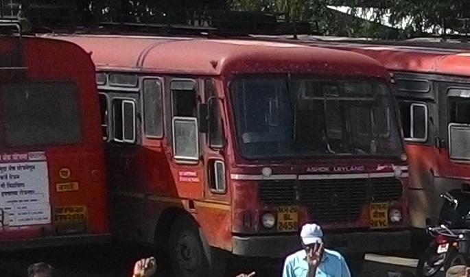 Industrial collision in ST collision with two crore rupees | एसटी संपाचा पारनेरमधील उद्योगास दोन कोटींचा फटका Industrial collision in ST collision with two crore rupees | एसटी संपाचा पारनेरमधील उद्योगास दोन कोटींचा फटका