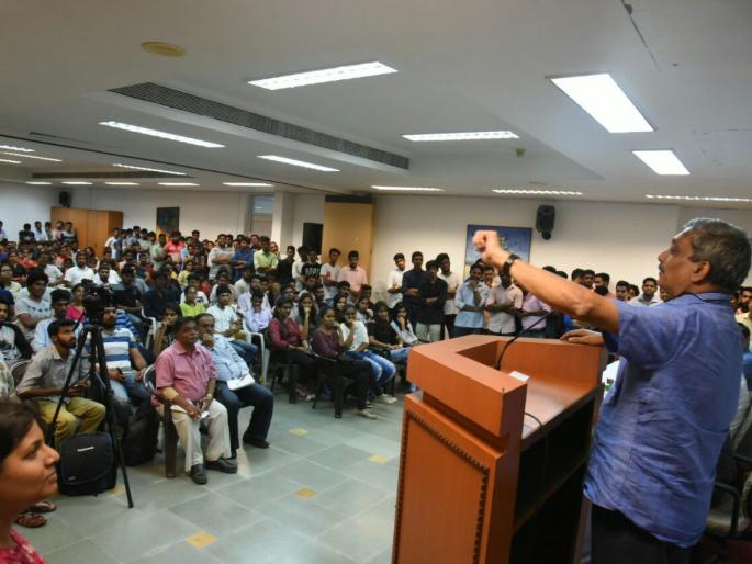 Goa University Elections Established for Parrikar government | गोवा विद्यापीठ निवडणुका पर्रीकर सरकारसाठी बनल्या प्रतिष्ठेच्या Goa University Elections Established for Parrikar government | गोवा विद्यापीठ निवडणुका पर्रीकर सरकारसाठी बनल्या प्रतिष्ठेच्या