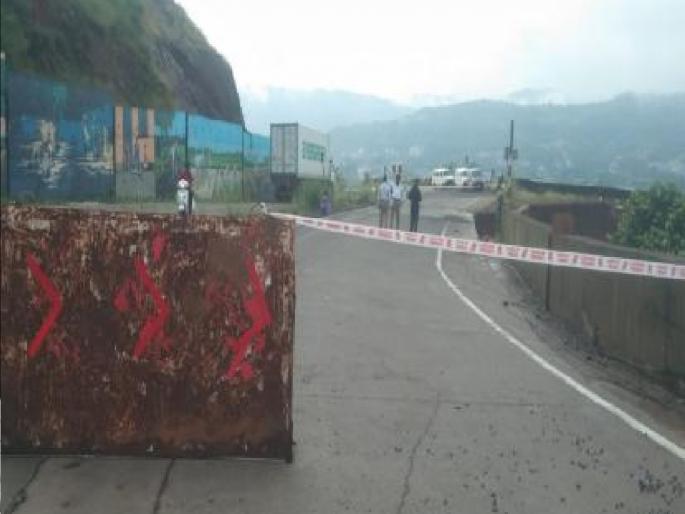 Parashuram ghat work breaks due to code of conduct; Proposal to construct a new protective wall | परशुराम घाटातील कामाला आचारसंहितेमुळे लागला ‘ब्रेक’; संरक्षक भिंत नव्याने उभारण्याचा प्रस्ताव  Parashuram ghat work breaks due to code of conduct; Proposal to construct a new protective wall | परशुराम घाटातील कामाला आचारसंहितेमुळे लागला ‘ब्रेक’; संरक्षक भिंत नव्याने उभारण्याचा प्रस्ताव