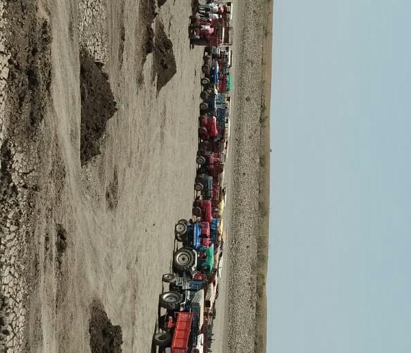 The slurry of the people from the Parsul dam causes the pile | परसुल धरणातून लोकसहभागातुन गाळ उपसा The slurry of the people from the Parsul dam causes the pile | परसुल धरणातून लोकसहभागातुन गाळ उपसा