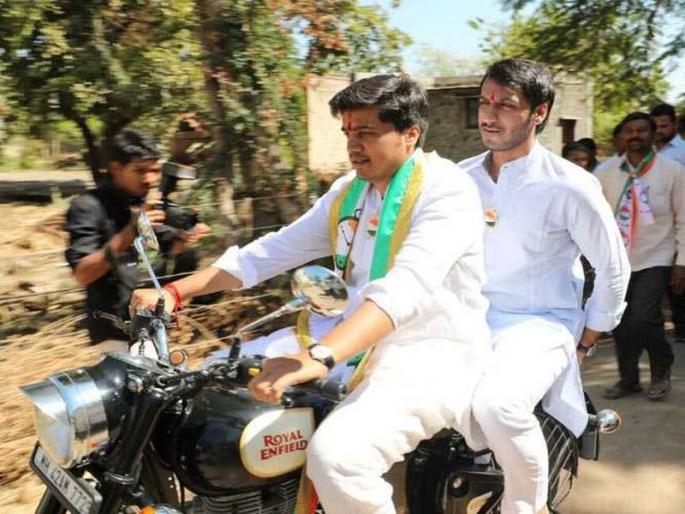 rohit and parth pawar will not contest lok sabha election says ncp chief sharad pawar | पार्थ आणि रोहित लोकसभा निवडणूक लढवणार नाहीत- शरद पवार