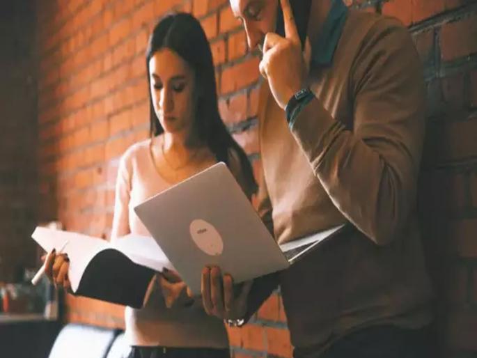 Earn 8000 per day along with education; Top 5 part-time jobs for Indian students in US | शिक्षणही घ्या अन् दिवसाला ८ हजार कमवा; US मधील भारतीयांसाठी टॉप ५ पार्ट टाईम जॉब