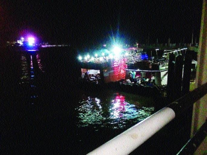 Panchayat Raj committee organized the party in the cruise | पंचायत राज समितीने केली क्रुझमध्ये पार्टी