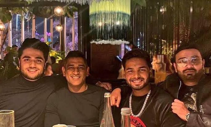 Rishabh Pant is enjoying party in Dubai after bad performance; The video has gone viral | कामगिरी सुधारायची सोडून रिषभ पंत करतोय दुबईमध्ये पार्टी; व्हिडीओ झाला वायरल