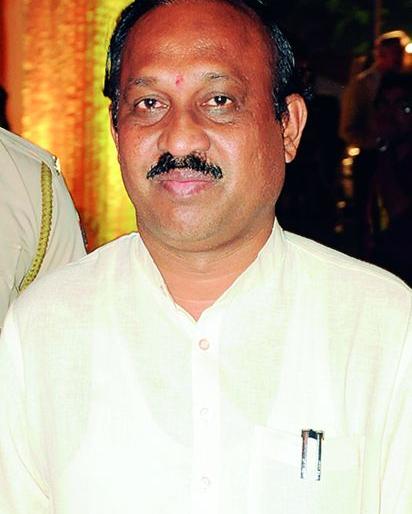 I thought the tire was broken, but there was a granite bomb | वाटलं टायर फुटला, पण ग्रेनाईड बॉम्ब होता I thought the tire was broken, but there was a granite bomb | वाटलं टायर फुटला, पण ग्रेनाईड बॉम्ब होता