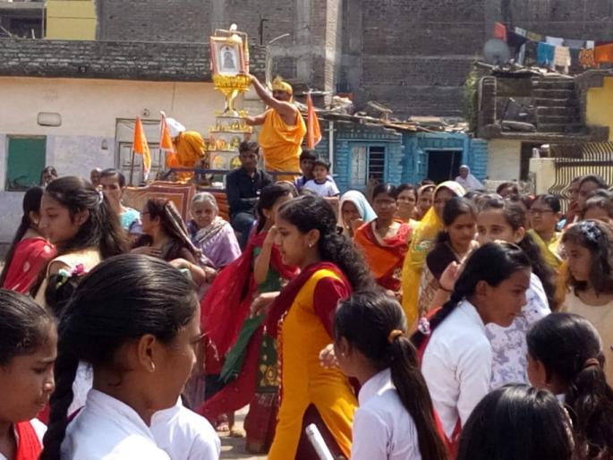 Paryushan festival:procession in Shirpur | पर्यूषण पर्व : मिरवणुकीने शिरपूरनगरी दुमदुमली Paryushan festival:procession in Shirpur | पर्यूषण पर्व : मिरवणुकीने शिरपूरनगरी दुमदुमली