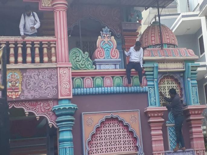 Thirsty Punekar enraged The water supply officers in Balewadi were confined for two hours | तहानलेले पुणेकर संतापले; बालेवाडीत पाणीपुरवठा अधिकाऱ्यांनाच दोन तास कोंडले Thirsty Punekar enraged The water supply officers in Balewadi were confined for two hours | तहानलेले पुणेकर संतापले; बालेवाडीत पाणीपुरवठा अधिकाऱ्यांनाच दोन तास कोंडले