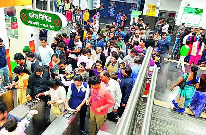 Metro passenger increase by 11 percent | नागपुरात मेट्रोच्या प्रवासी संख्येत ११ टक्के वाढ : १८,०७७ नागरिकांनी केला प्रवास Metro passenger increase by 11 percent | नागपुरात मेट्रोच्या प्रवासी संख्येत ११ टक्के वाढ : १८,०७७ नागरिकांनी केला प्रवास