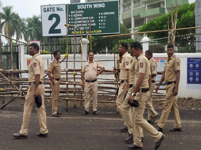 Sensitive face of Nagpur Police, orphan students got T20 cricket match passes | नागपूर पोलिसांचा संवेदनशील चेहरा, सामन्याच्या पासेस अनाथ विद्यार्थ्यांना Sensitive face of Nagpur Police, orphan students got T20 cricket match passes | नागपूर पोलिसांचा संवेदनशील चेहरा, सामन्याच्या पासेस अनाथ विद्यार्थ्यांना