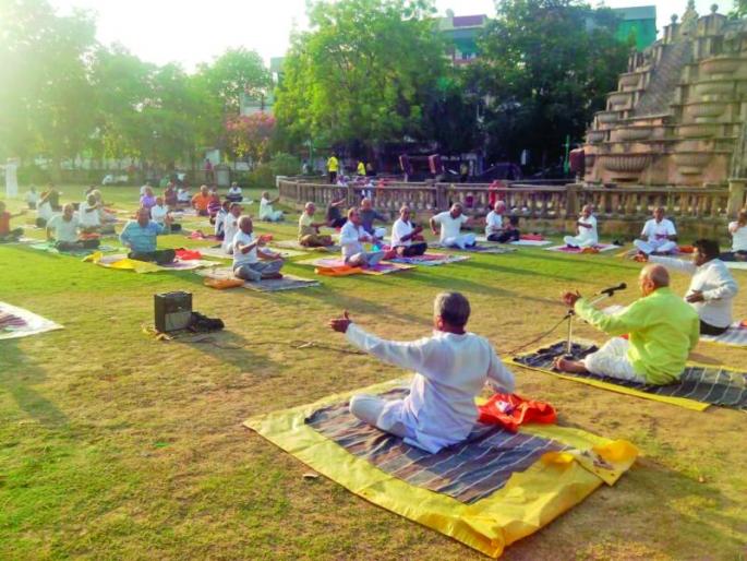Patanjali Yoga Committee: Yoga lessons given to millions of citizens | पतंजली योग समिती : लाखो नागरिकांना दिले योगाचे धडे Patanjali Yoga Committee: Yoga lessons given to millions of citizens | पतंजली योग समिती : लाखो नागरिकांना दिले योगाचे धडे