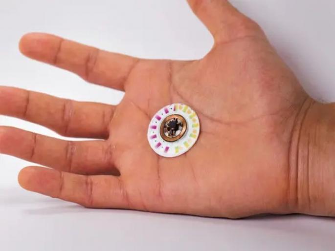 Tiny skin patch uses your sweat to measure health risks without a needle | घामाच्या मदतीने आजाराची स्थिती सांगणारं पॅच सेन्सर! Tiny skin patch uses your sweat to measure health risks without a needle | घामाच्या मदतीने आजाराची स्थिती सांगणारं पॅच सेन्सर!