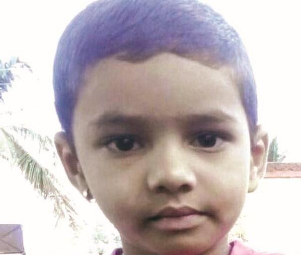 Due to the boiling heat, the child's death, and 65 percent burns in the pan | उकळत्या रश्श्यात पडल्याने बालकाचा मृत्यू, पातेल्यात पडून ६५ टक्के भाजला होता