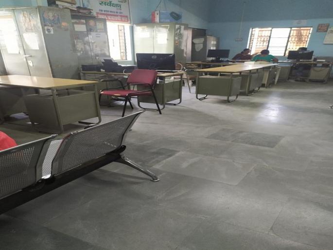 Pathardi municipality's 'he' suspended alcohol inspector | पाथर्डी पालिकेचा ‘तो’ मद्यधुंद स्वच्छता निरीक्षक निलंबित Pathardi municipality's 'he' suspended alcohol inspector | पाथर्डी पालिकेचा ‘तो’ मद्यधुंद स्वच्छता निरीक्षक निलंबित