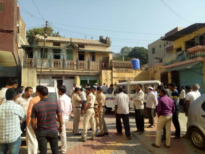 Death of thieves killed in Pathardi? | पाथर्डी येथे चोरट्यांच्या मारहाणीत वृद्धेचा मृत्यू?