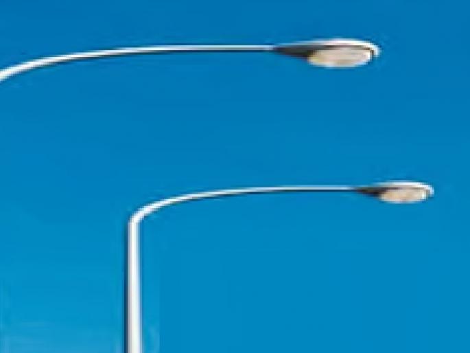 An angry Gadhinglajkar kept the officers locked in the meeting for almost half an hour | Kolhapur: गडहिंग्लजकरांनी अधिकाऱ्यांना कोंडले, अखेर पथदिवे जनरेटरवर सुरू झाले An angry Gadhinglajkar kept the officers locked in the meeting for almost half an hour | Kolhapur: गडहिंग्लजकरांनी अधिकाऱ्यांना कोंडले, अखेर पथदिवे जनरेटरवर सुरू झाले