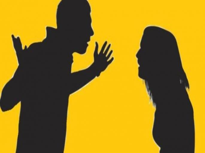 With the help of a friend, a wife attacks her husband by pouring oil on him | खळबळजनक! मित्राच्या मदतीने पत्नीने पतीवर उकळतं तेल ओतून जीवघेणा हल्ला With the help of a friend, a wife attacks her husband by pouring oil on him | खळबळजनक! मित्राच्या मदतीने पत्नीने पतीवर उकळतं तेल ओतून जीवघेणा हल्ला