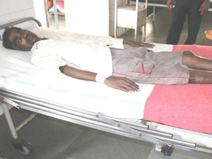 Colored training instigator, a severely injured in the stampede | रंगीत तालीम प्रशासनाच्या अंगलट, चेंगराचेंगरीत एक गंभीर जखमी Colored training instigator, a severely injured in the stampede | रंगीत तालीम प्रशासनाच्या अंगलट, चेंगराचेंगरीत एक गंभीर जखमी