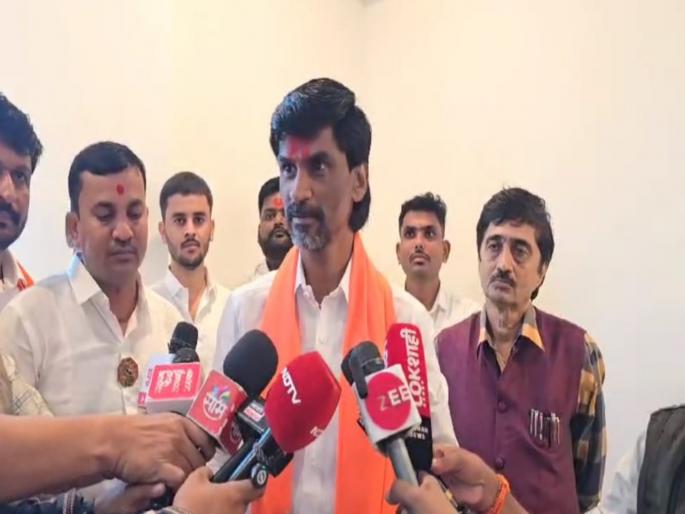 Devendra Fadnavis got me stuck in this because I was not getting stuck manoj Jarange Patal's allegation | Manoj Jarange Patil: मी कुठे अडकत नव्हतो म्हणून मला देवेंद्र फडणवीस यांनी यात अडकवला; जरांगे पाटलांचा आरोप Devendra Fadnavis got me stuck in this because I was not getting stuck manoj Jarange Patal's allegation | Manoj Jarange Patil: मी कुठे अडकत नव्हतो म्हणून मला देवेंद्र फडणवीस यांनी यात अडकवला; जरांगे पाटलांचा आरोप