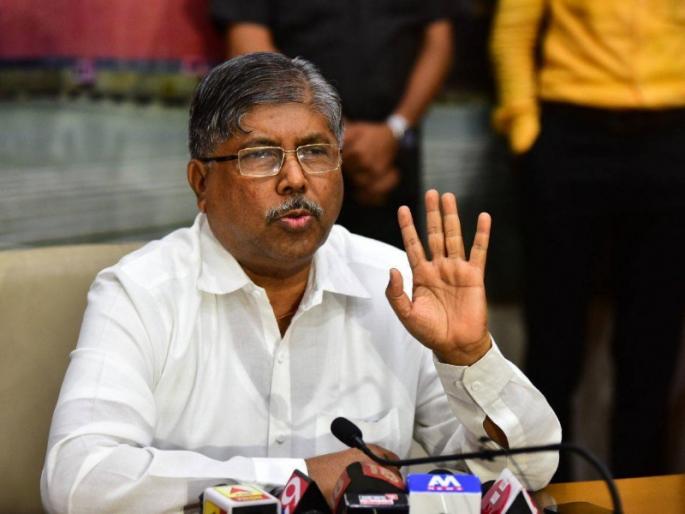 "If you have the courage, fight alone ..."; Chandrakant Patil's open challenge to Mahavikas Aghadi | "असेल हिंमत तर एक एकट्याने लढा.." ; चंद्रकांत पाटलांचे महाविकास आघाडीला खुले आव्हान "If you have the courage, fight alone ..."; Chandrakant Patil's open challenge to Mahavikas Aghadi | "असेल हिंमत तर एक एकट्याने लढा.." ; चंद्रकांत पाटलांचे महाविकास आघाडीला खुले आव्हान