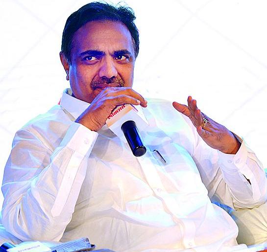 Modi's imbalance was seen in front of the defeat: Jayant Patil | पराभव समोर दिसत असल्याने मोदींचा तोल गेला : जयंत पाटील Modi's imbalance was seen in front of the defeat: Jayant Patil | पराभव समोर दिसत असल्याने मोदींचा तोल गेला : जयंत पाटील