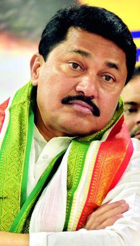 Blemish against Nana Patole in violation of code of conduct : Sensation in political circles | नाना पटोलेंविरुद्ध आचार संहिता भंग केल्याचा ठपका : राजकीय वर्तुळात खळबळ Blemish against Nana Patole in violation of code of conduct : Sensation in political circles | नाना पटोलेंविरुद्ध आचार संहिता भंग केल्याचा ठपका : राजकीय वर्तुळात खळबळ