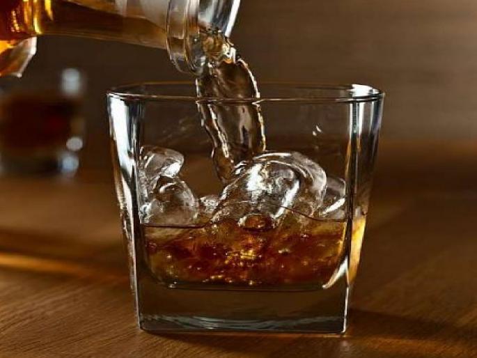 Wife scolded for abusing her while drunk old man takes extreme step | Ratnagiri: दारूच्या नशेत शिवीगाळ केल्याने पत्नी बडबडली, वृद्धाने उचलले टोकाचे पाऊल Wife scolded for abusing her while drunk old man takes extreme step | Ratnagiri: दारूच्या नशेत शिवीगाळ केल्याने पत्नी बडबडली, वृद्धाने उचलले टोकाचे पाऊल