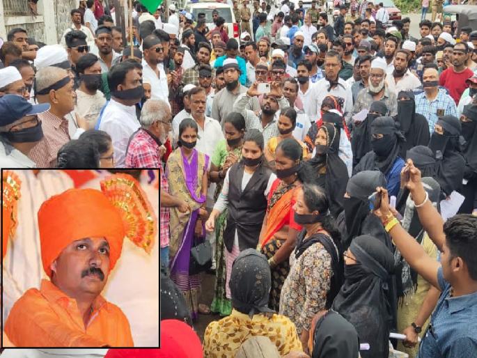 Arrest Vikram Pavaskar for making provocative speech, thousands gather in front of Satara Collectorate | प्रक्षोभक भाषण करणाऱ्या विक्रम पावसकर यांना अटक करा, सातारा जिल्हाधिकारी कार्यालयासमोर हजारोंचा जनसमुदाय Arrest Vikram Pavaskar for making provocative speech, thousands gather in front of Satara Collectorate | प्रक्षोभक भाषण करणाऱ्या विक्रम पावसकर यांना अटक करा, सातारा जिल्हाधिकारी कार्यालयासमोर हजारोंचा जनसमुदाय