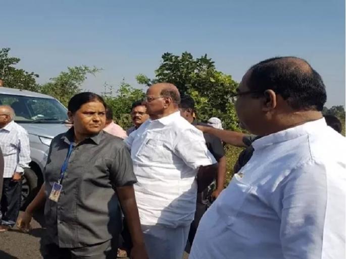 ncp chief sharad pawar convoy hits vehicle accident | शरद पवारांच्या ताफ्यातील गाडीची दुचाकीस्वाराला धडक ncp chief sharad pawar convoy hits vehicle accident | शरद पवारांच्या ताफ्यातील गाडीची दुचाकीस्वाराला धडक