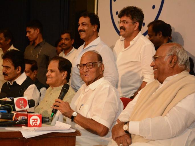 Maharashtra Election 2019 No final decision from Congress NCP about supporting shiv sena | महाराष्ट्र निवडणूक 2019: शिवसेनेचा पाठिंबा वेटिंगवरच; काँग्रेस-राष्ट्रवादीचा अंतिम निर्णय नाहीच! Maharashtra Election 2019 No final decision from Congress NCP about supporting shiv sena | महाराष्ट्र निवडणूक 2019: शिवसेनेचा पाठिंबा वेटिंगवरच; काँग्रेस-राष्ट्रवादीचा अंतिम निर्णय नाहीच!