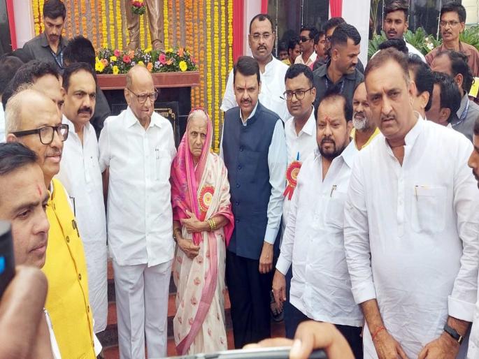 Photos of Sharad Pawar everywhere, there is no division among nationalists; Explained by Jayant Patal | सर्वत्र शरद पवारांचे फोटो, राष्ट्रवादीत फूट पडली नाही; जयंत पाटलांचे स्पष्टीकरण Photos of Sharad Pawar everywhere, there is no division among nationalists; Explained by Jayant Patal | सर्वत्र शरद पवारांचे फोटो, राष्ट्रवादीत फूट पडली नाही; जयंत पाटलांचे स्पष्टीकरण