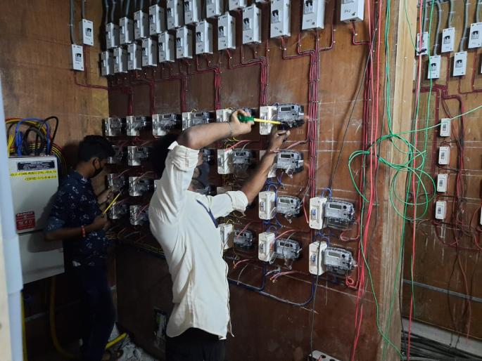 CoronaVirus: Electricity supply to 9 hospitals and 2957 flats with a fixed capacity of 500 beds for separation | CoronaVirus : विलगीकरणासाठी निश्चित ५०० खाटांची क्षमता असलेल्या ९ रुग्णालयांना आणि २ हजार ९५७ फ्लॅट्सना वीजपुरवठा CoronaVirus: Electricity supply to 9 hospitals and 2957 flats with a fixed capacity of 500 beds for separation | CoronaVirus : विलगीकरणासाठी निश्चित ५०० खाटांची क्षमता असलेल्या ९ रुग्णालयांना आणि २ हजार ९५७ फ्लॅट्सना वीजपुरवठा
