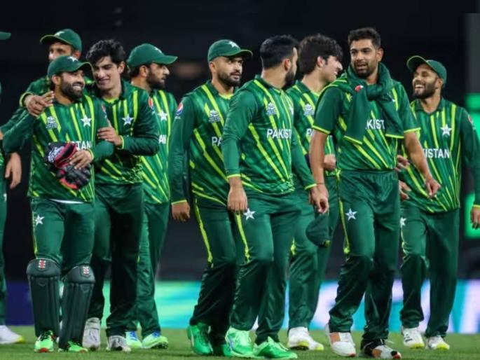 PCB announces three-year men's central contracts list, babar azam, shaheen afridi and mohammad rizwan in grade a | PCB Central Contract : विश्वचषकापूर्वी पाकिस्तानी खेळाडूंना खुशखबर; PCBने केली 'बम्पर' पगारवाढ 