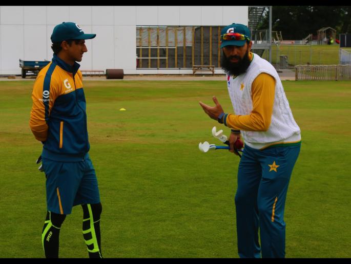 England vs Pakistan : Pakistan team faced with legal threat of equipment being seized | बोंबला! पाकिस्तान संघाची सर्व उपकरणे जप्त होणार; परवेझ मुशर्रफ यांचा करार महागात पडणार