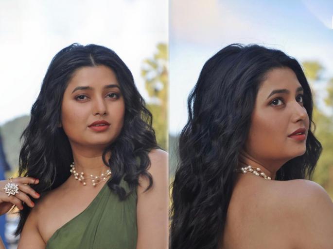 Actress Prajakta Mali share her new pictures on instagram | "हीच्यामुळे मी अजून लग्न केलं नाही..", प्राजक्ता माळीच्या फोटोवर चाहत्याची भन्नाट कमेंट Actress Prajakta Mali share her new pictures on instagram | "हीच्यामुळे मी अजून लग्न केलं नाही..", प्राजक्ता माळीच्या फोटोवर चाहत्याची भन्नाट कमेंट