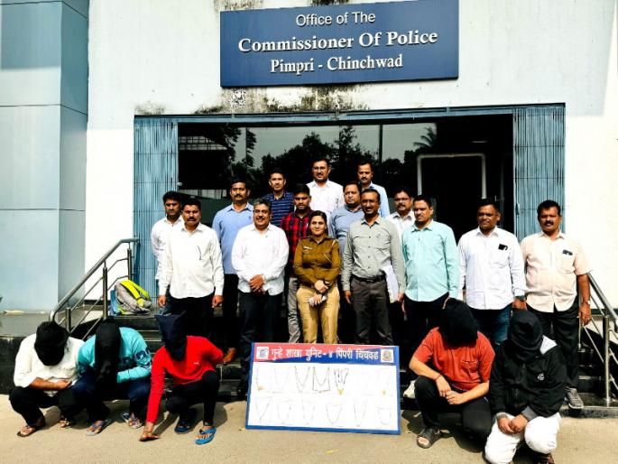 Sarafs jailed for taking stolen jewelery with chain thieves 16 lakhs worth of goods seized | सोनसाखळी चोरट्यांसह चोरीचे दागिने घेणारे सराफ जेरबंद; १६ लाखांचा मुद्देमाल जप्त Sarafs jailed for taking stolen jewelery with chain thieves 16 lakhs worth of goods seized | सोनसाखळी चोरट्यांसह चोरीचे दागिने घेणारे सराफ जेरबंद; १६ लाखांचा मुद्देमाल जप्त