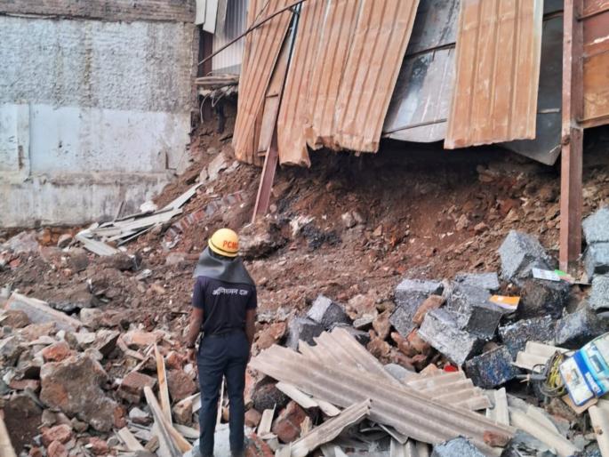 worker dies after company wall collapses in pimpri | कंपनीची भिंत कोसळून कामगाराचा मृत्यू