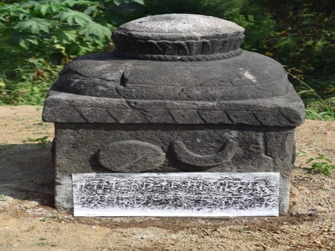 pimpari-chinchwad memorial inscription of Kale Patal found in Brahmanoli in Pawan Maval | पवन मावळातील ब्राह्मणोलीत आढळला काळे पाटलांचा स्मृती शिलालेख
