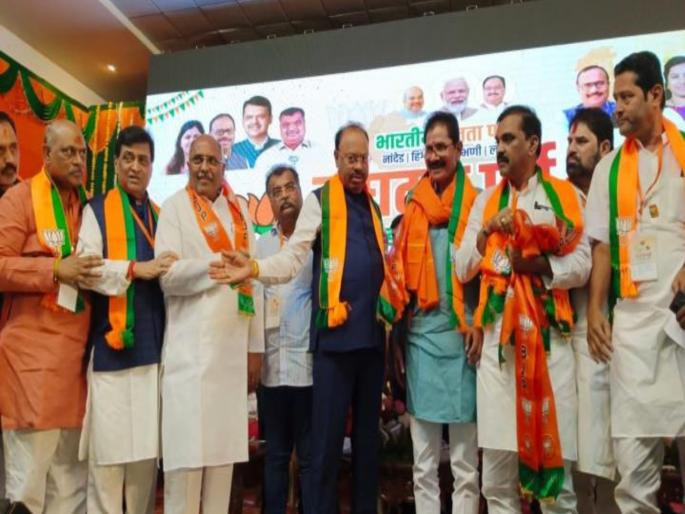 Leaders who had gone into exile started returning home; Eknath Pawar joins BJP again | मविआत गेलेले नेते पुन्हा स्वगृही परतू लागले; एकनाथ पवार पुन्हा भाजपामध्ये Leaders who had gone into exile started returning home; Eknath Pawar joins BJP again | मविआत गेलेले नेते पुन्हा स्वगृही परतू लागले; एकनाथ पवार पुन्हा भाजपामध्ये