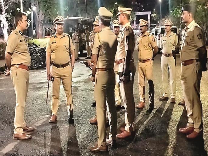 Police will be on 24-hour guard for 22 days; A large force has been deployed for the security of the 'strong room' | पोलिस २२ दिवस करणार २४ तास खडा पहारा; ‘स्ट्राँग रुम’च्या बंदोबस्तासाठी मोठा फौजफाटा तैनात