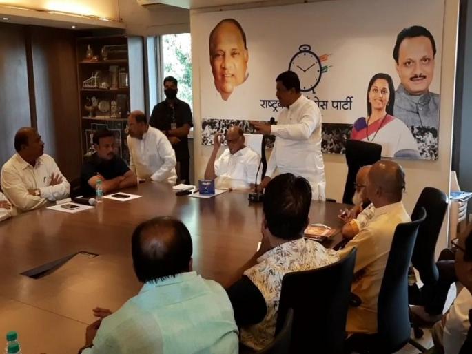 sharad Pawar Brahmin Association Meeting in pune pawar will take press conference | पुण्यात शरद पवार-ब्राम्हण संघटना बैठक सुरू; बैठकीनंतर होणार पत्रकार परिषद sharad Pawar Brahmin Association Meeting in pune pawar will take press conference | पुण्यात शरद पवार-ब्राम्हण संघटना बैठक सुरू; बैठकीनंतर होणार पत्रकार परिषद