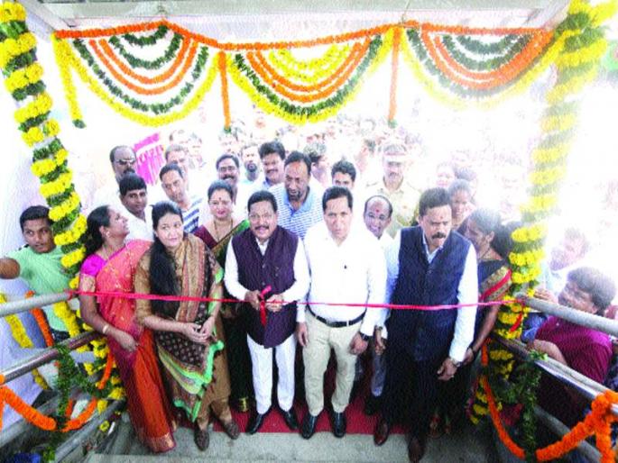 Walk on the accident due to a pedestrian bridge; | पादचारी पुलामुळे अपघाताला आळा, तुर्भेत रविवारी लोकार्पण