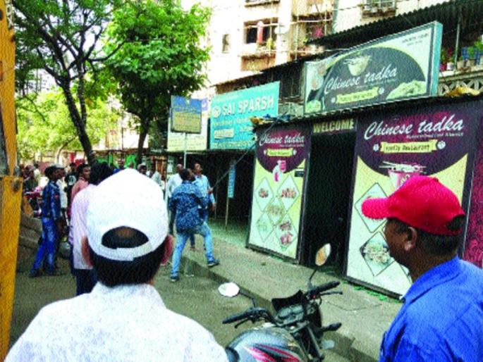 Action against the encroachments on footpaths continued | पदपथांवरील अतिक्रमणांविरोधात कारवाई सुरूच Action against the encroachments on footpaths continued | पदपथांवरील अतिक्रमणांविरोधात कारवाई सुरूच