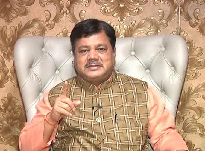 All investigations should be investigated, Pravin darekar questioned on corona testing | सगळ्या तपासण्यांची चौकशी व्हावी, कोरोना टेस्टींगवर दरेकरांचे प्रश्नचिन्ह All investigations should be investigated, Pravin darekar questioned on corona testing | सगळ्या तपासण्यांची चौकशी व्हावी, कोरोना टेस्टींगवर दरेकरांचे प्रश्नचिन्ह