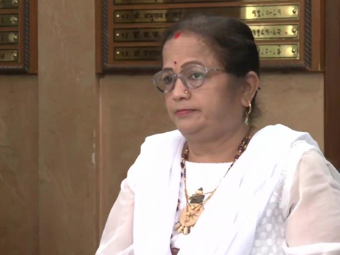 Seven hours ED interrogation of Kishori Pednekar in case of alleged body bags scam in Kovid | कोविडमधील कथित बॉडी बॅग्स घोटाळ्याप्रकरणी किशोरी पेडणेकरांची सात तास ईडी चौकशी Seven hours ED interrogation of Kishori Pednekar in case of alleged body bags scam in Kovid | कोविडमधील कथित बॉडी बॅग्स घोटाळ्याप्रकरणी किशोरी पेडणेकरांची सात तास ईडी चौकशी